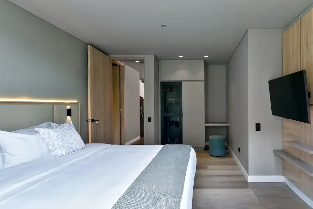 w Resplendent 1BR w Modern Balcony in Unicentro
