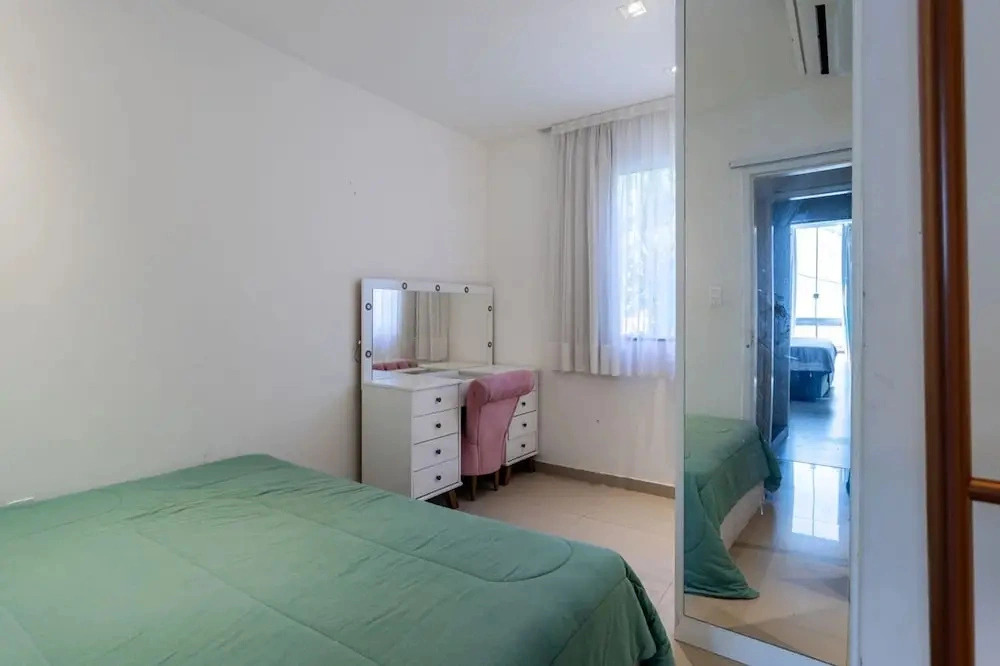 Casa Climatizada com Hidromassagem em Jacarepagu