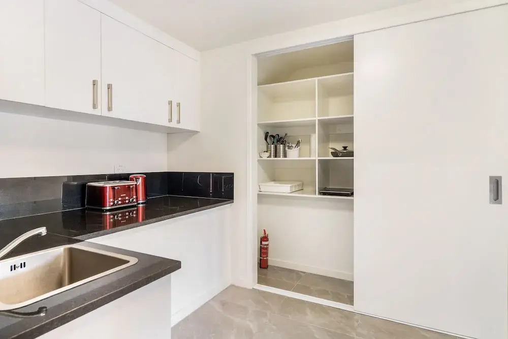 Ehome - 2 Bedroom Holiday Home on Wootton Road