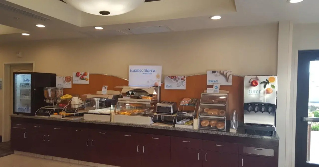 Holiday Inn Express & Suites Clovis Fresno Area by IHG