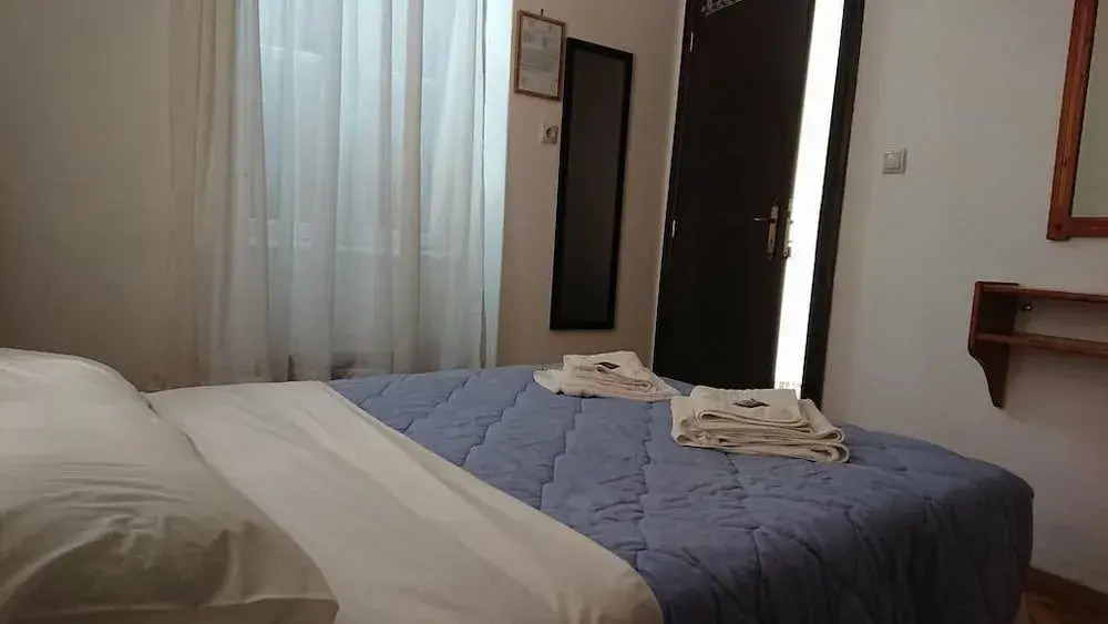 Maro Rooms