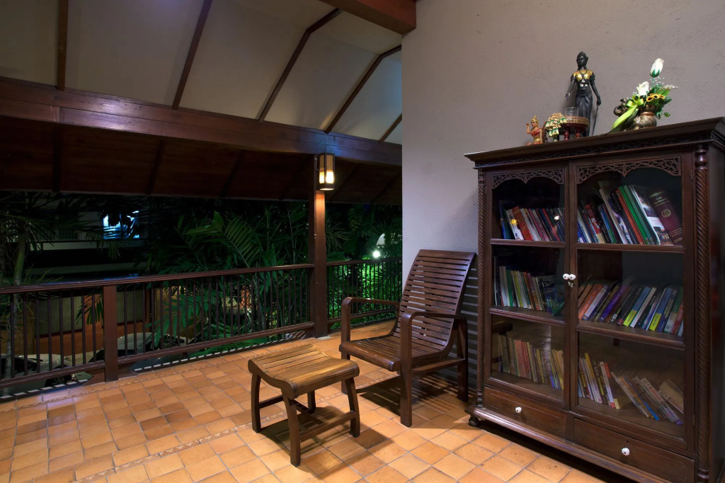 Baan La Poon Hotel