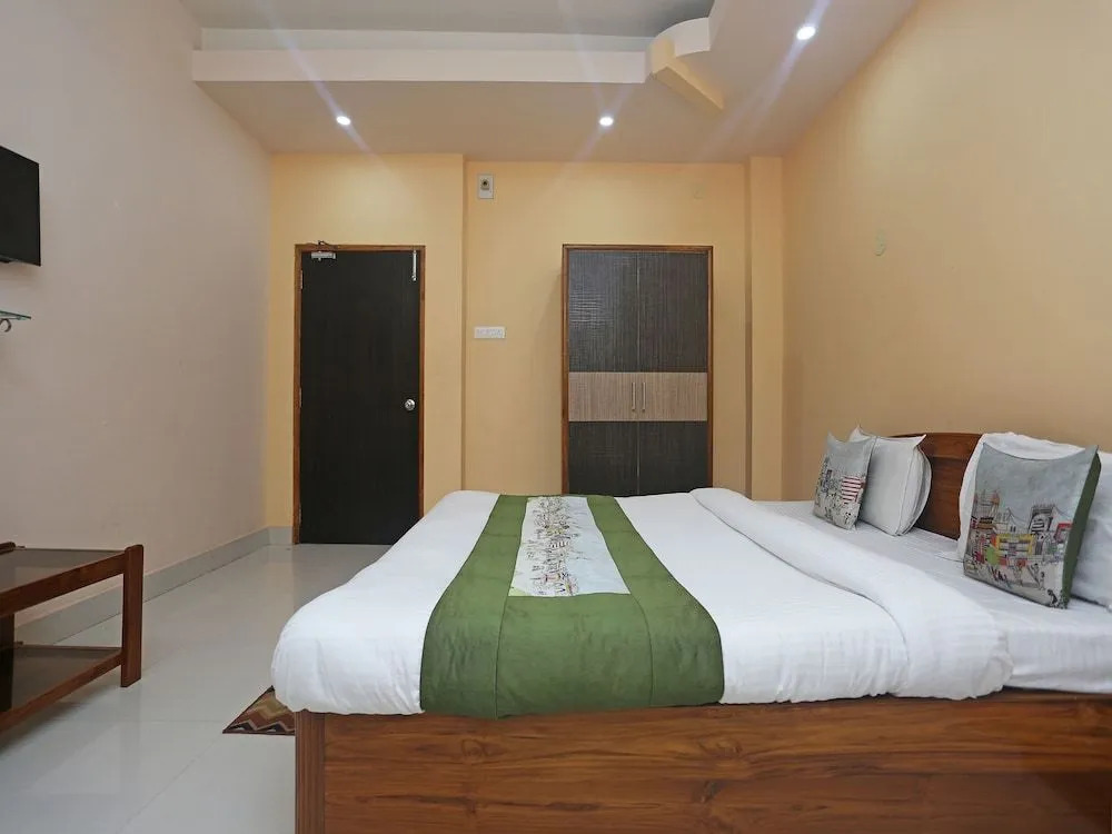 OYO 5051 Silicon Residency