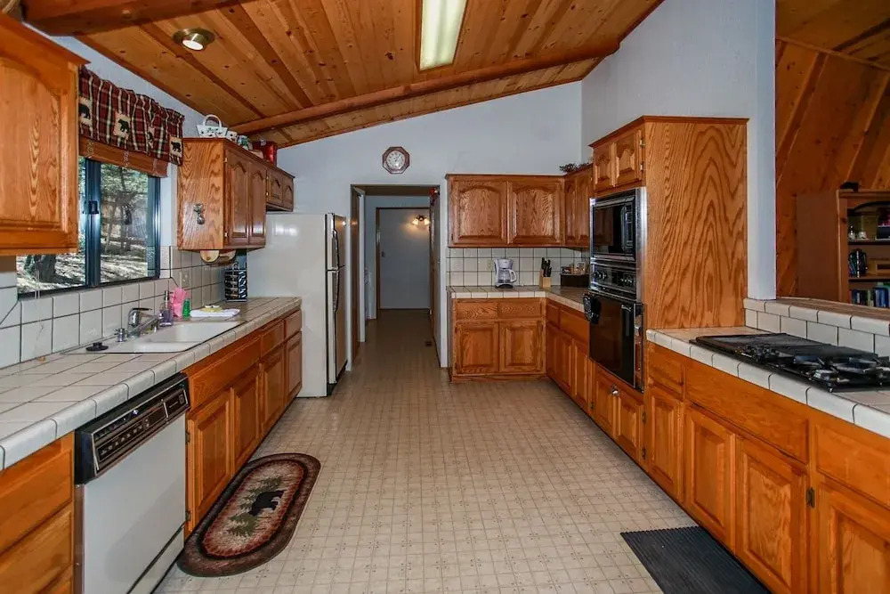 1867- Diamond Houzz 3 Bedroom Home by Redawning