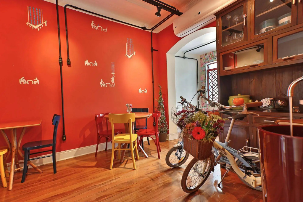 Hostel California Cafe Bar