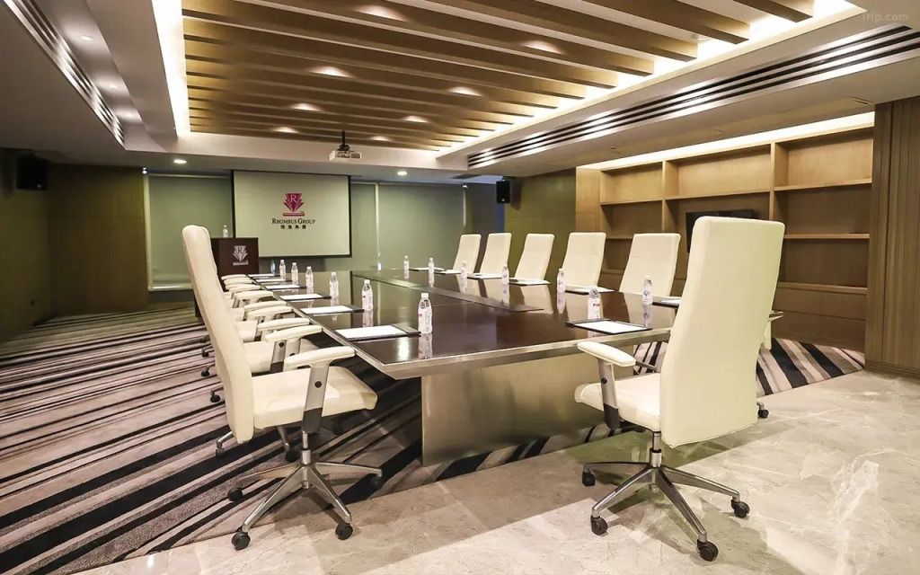 Отель Zhenyue Longbao Chengdu Taikoo Li Branch Chunxi Road