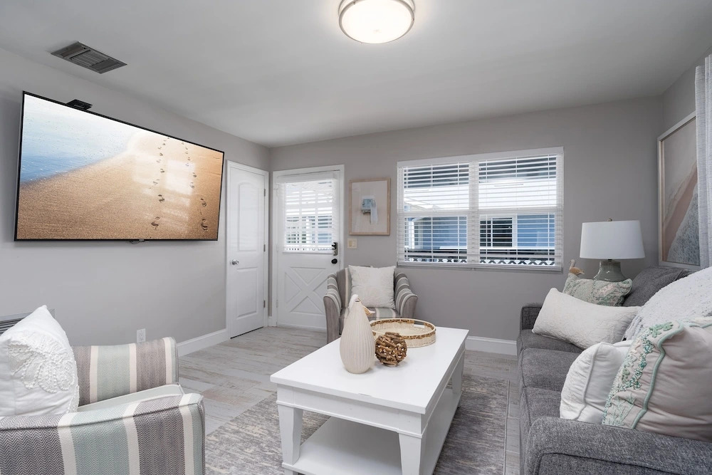 Shells N Sunshine! Getaway Destination Just Minutes from the White Sandy Beaches of Fort Myers! home