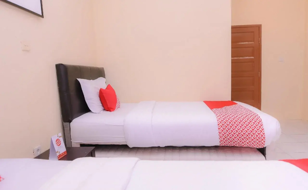 Oyo 884 Rumoh Pmi Hotel