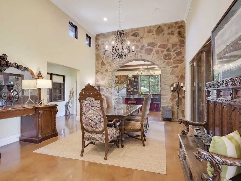 Sterns Estate #149387 4 Bedrooms 5 Bathrooms Estate