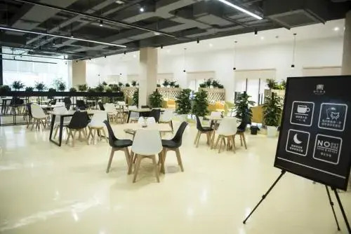 Book & Life Hotel