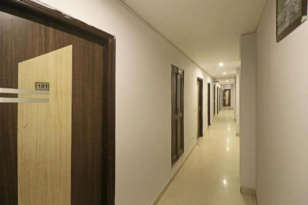 Transit Stay Near IGI Airport
