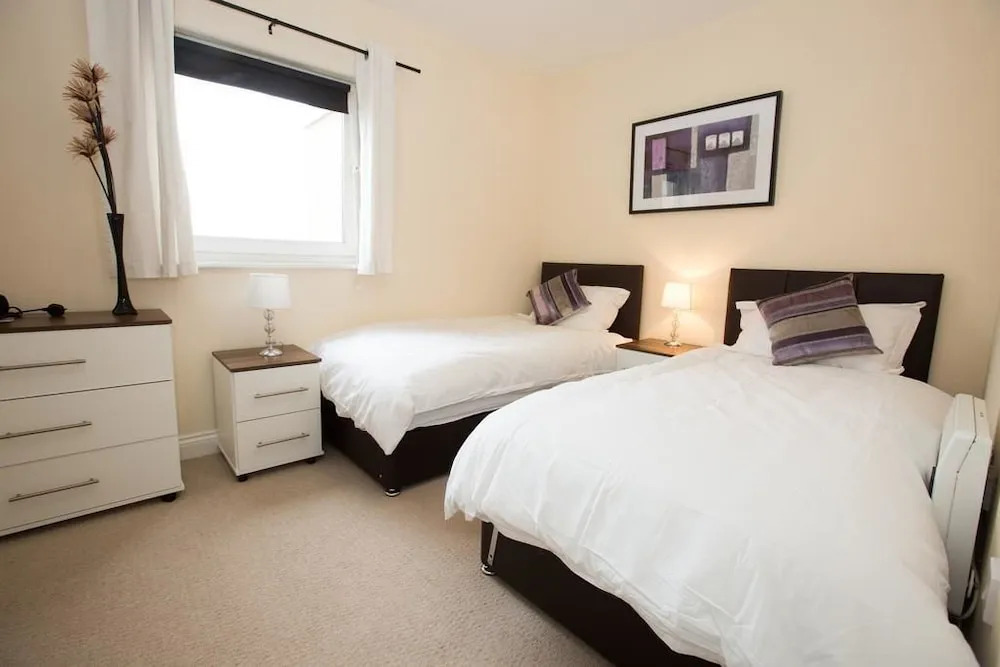 White Star Apartments