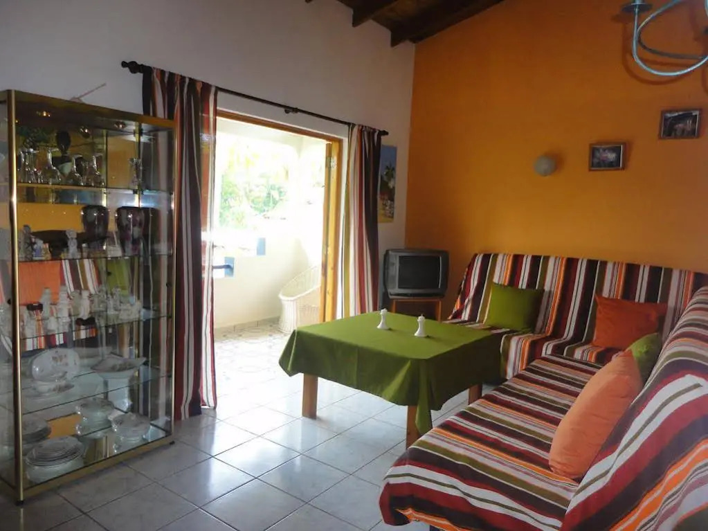 El Flamboyan Apartments