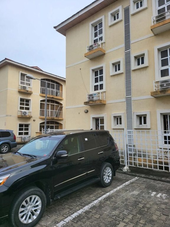 Stylish 2-bed Apartment in Lekki