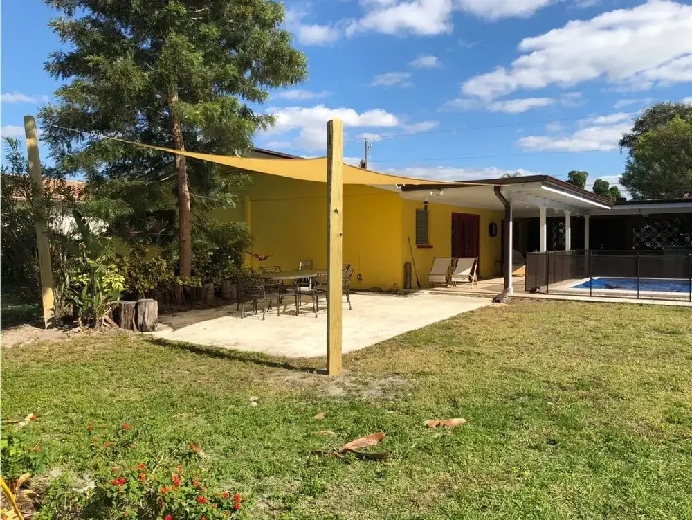 Family With Pool, Games, Dock, Fishing, Golf 4 Bedroom Home by Redawning