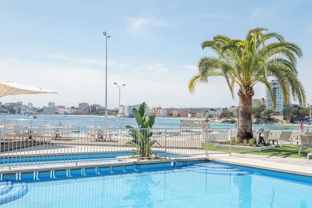 Suites Roc Portonova