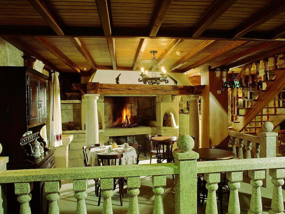 Casa Antiga Do Monte