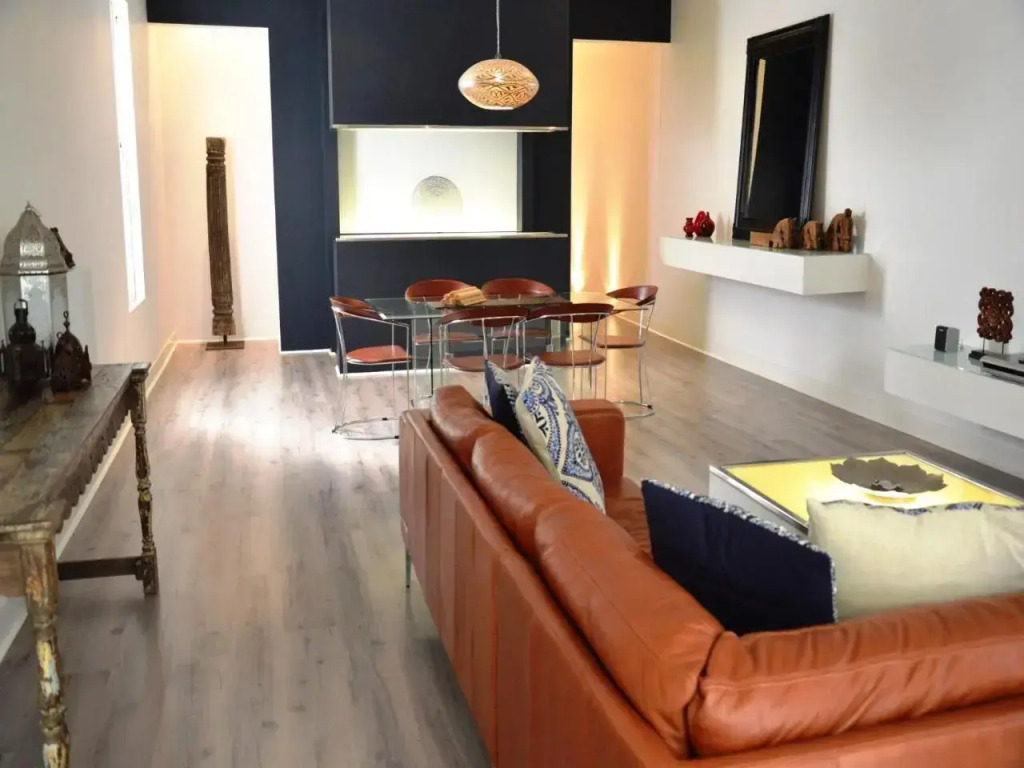 Adelaide Accommodation - The Angas