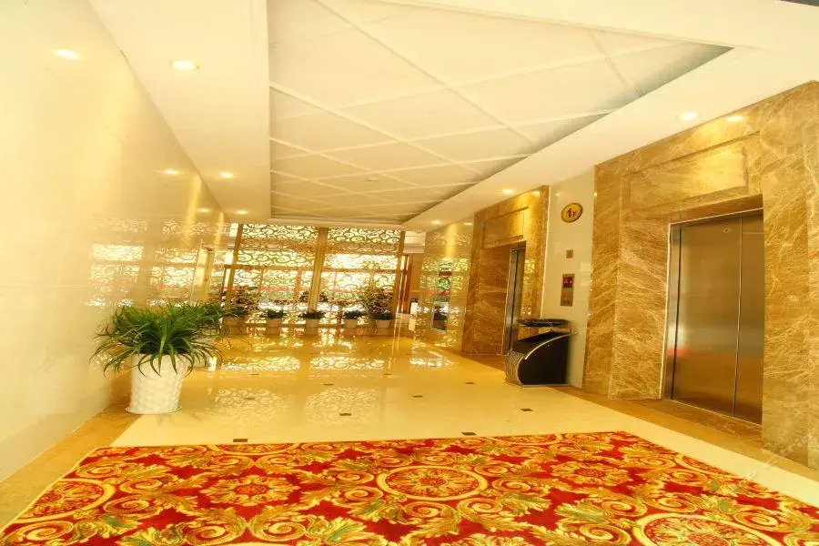Dezhu Business Hotel