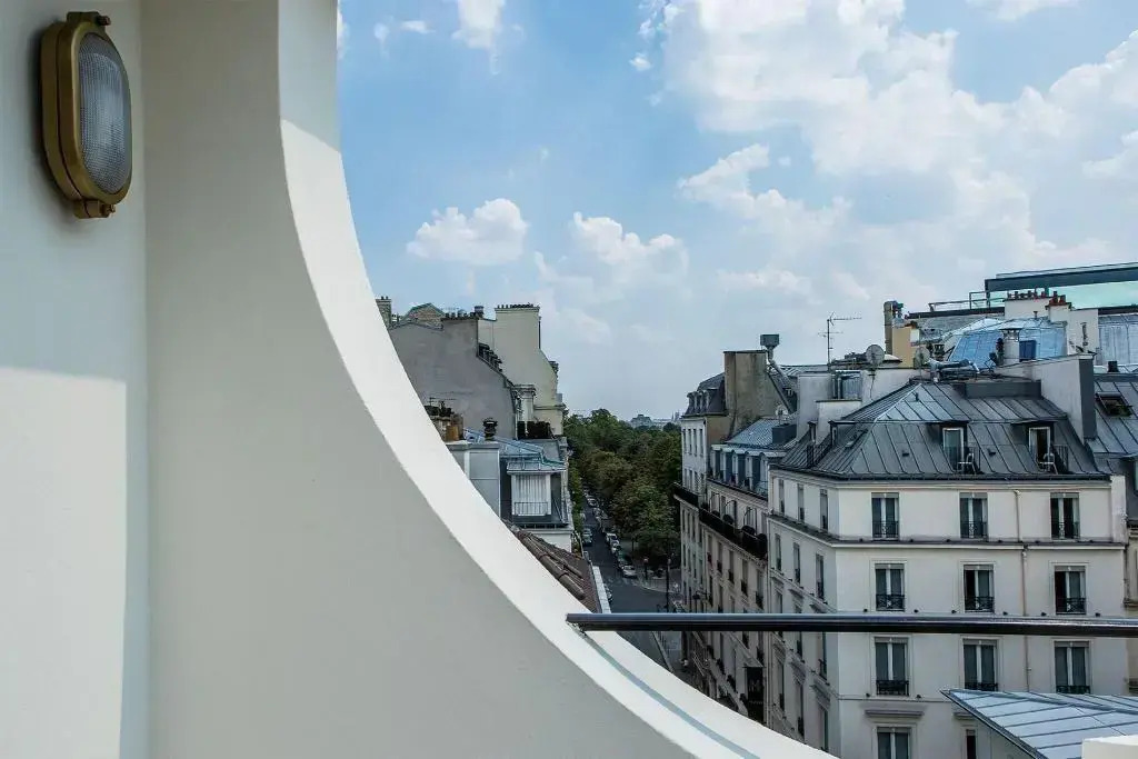Hôtel du Rond-point des Champs-Élysées - Esprit de France