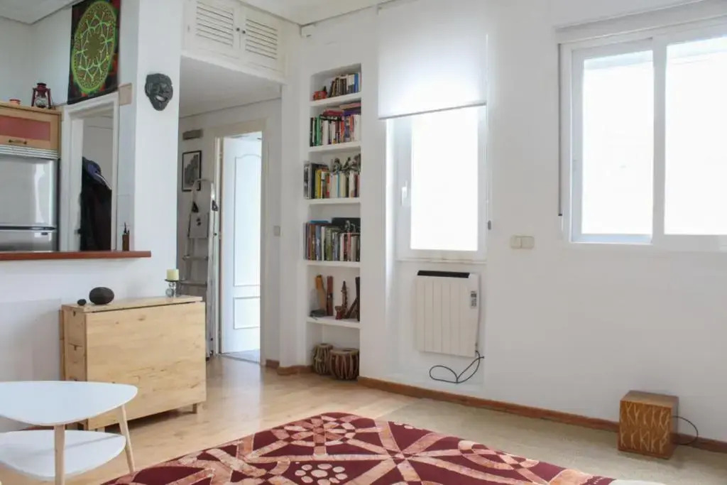 Hipster Studio in Anton Martin by Allô Housing
