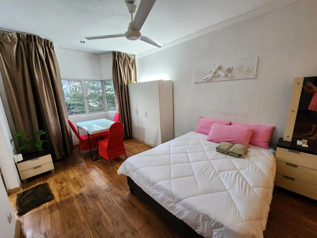 Own Private Jucuzzi POOL inside Sri Petaling Hse