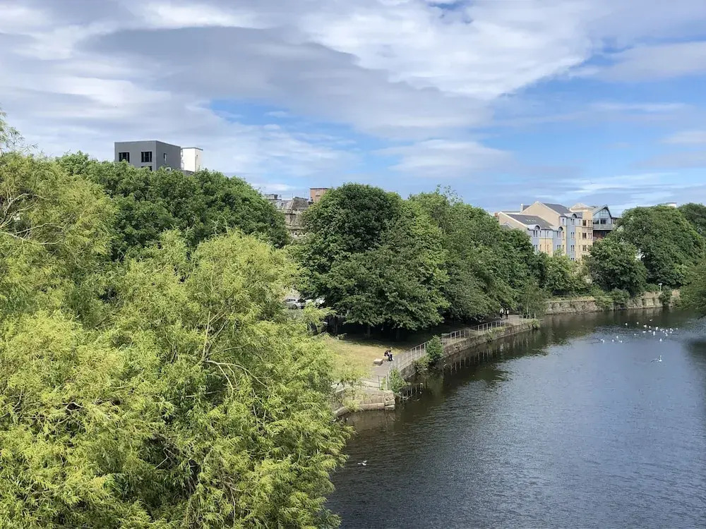 Remarkable 2 Bed Apartment in Edinburgh