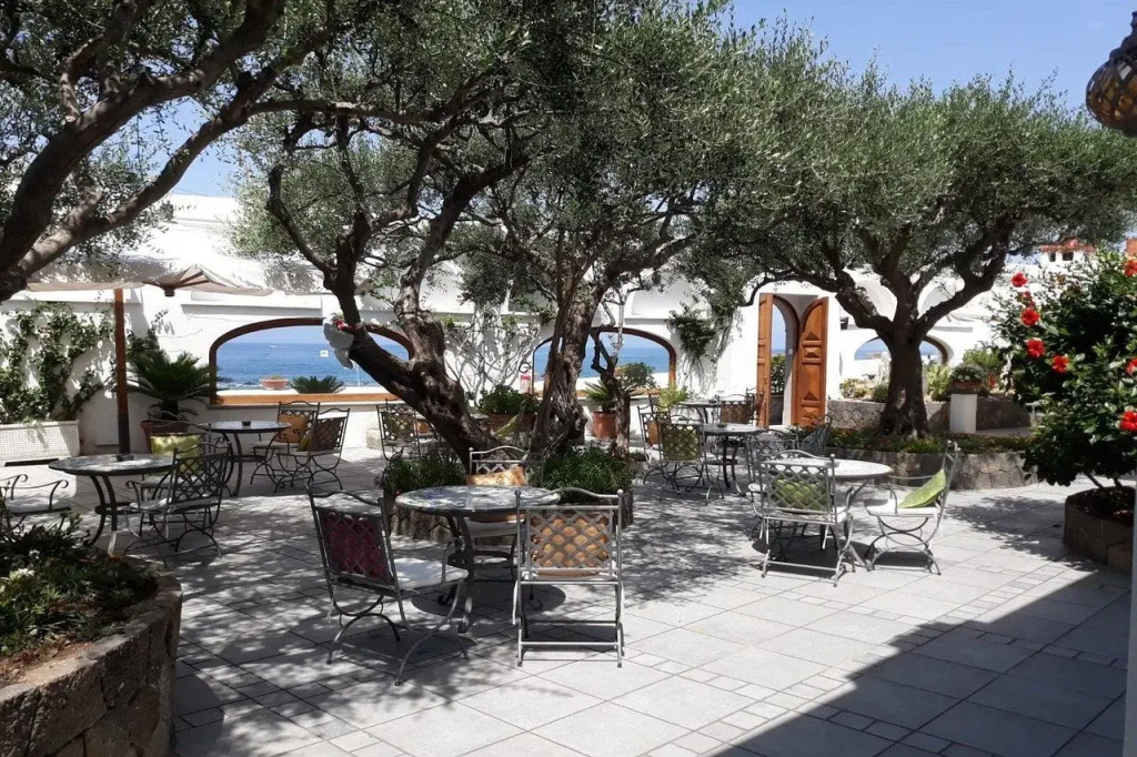 Hotel La Scogliera