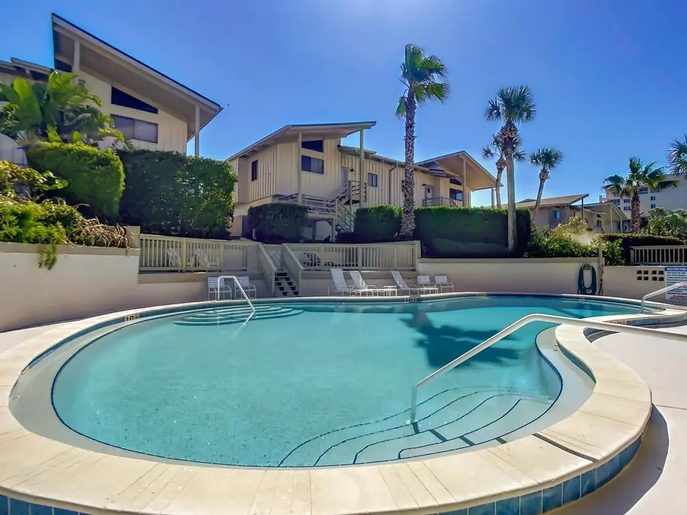 Beachfront with large deck Pool Sea Dunes Sailfish A2