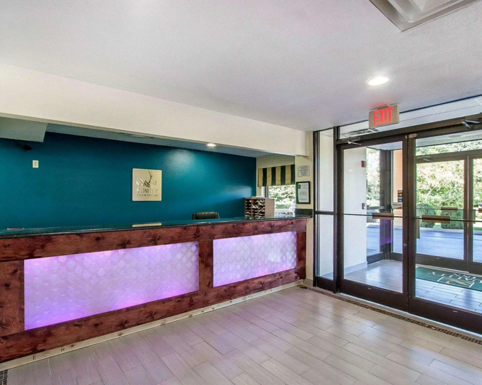 Econo Lodge Inn & Suites Centerville