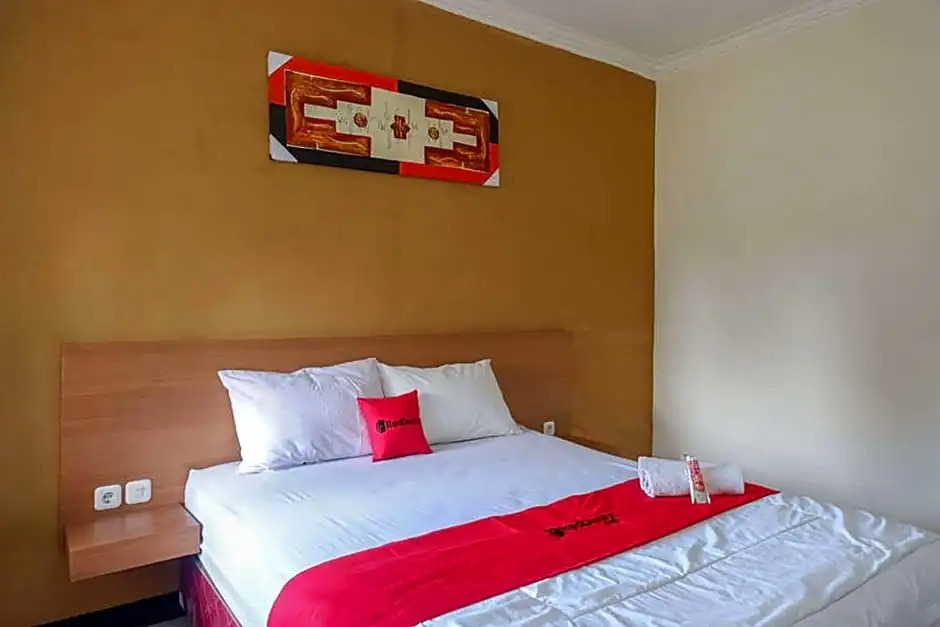 RedDoorz near Balai Kota Batu 3