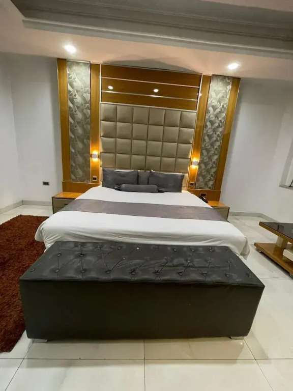 Caeser's Luxury Hotel