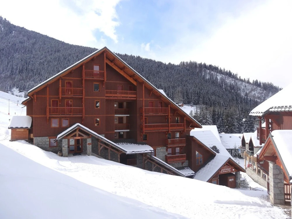 Apartment on the Slopes in the big ski Area Grandes Rousses