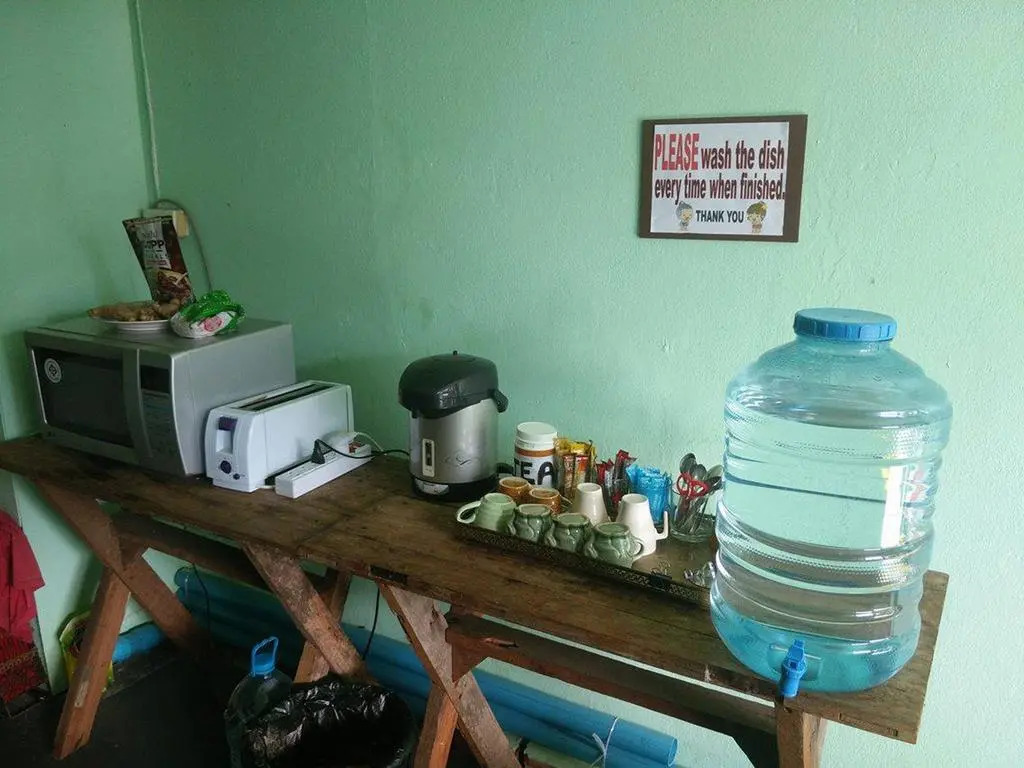 J Giant Hostel