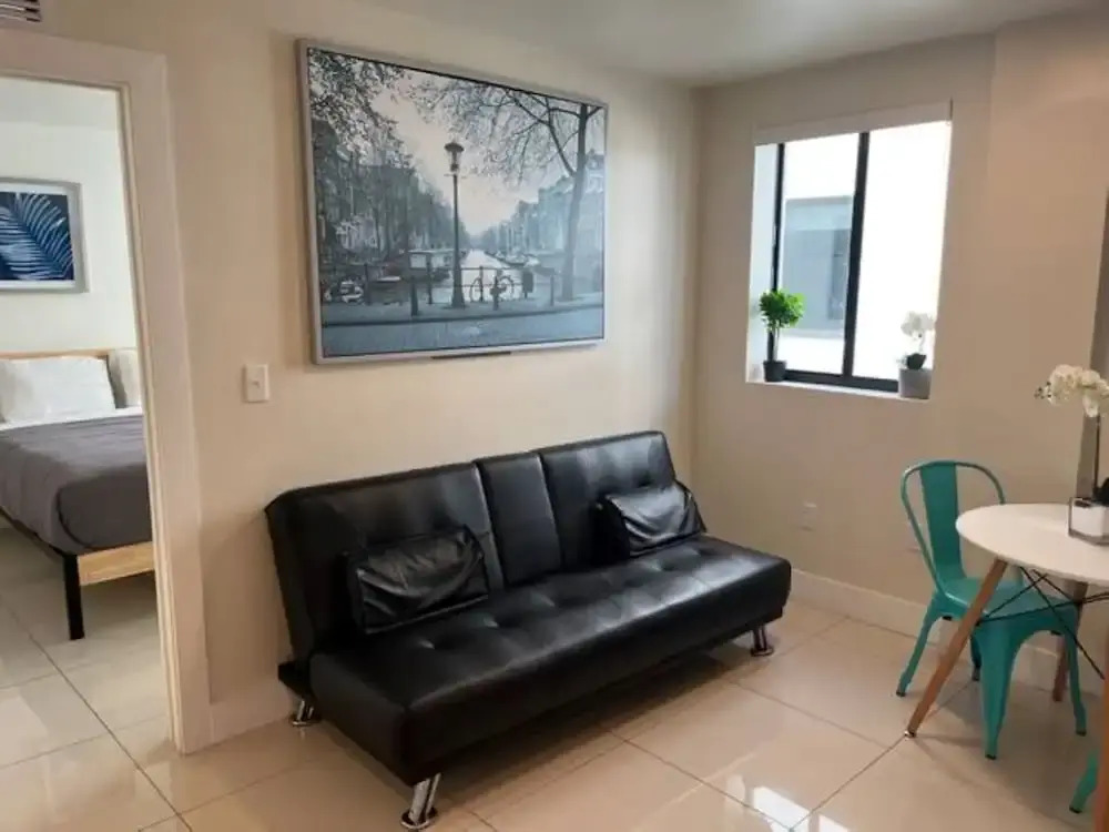Miami Suite 201
