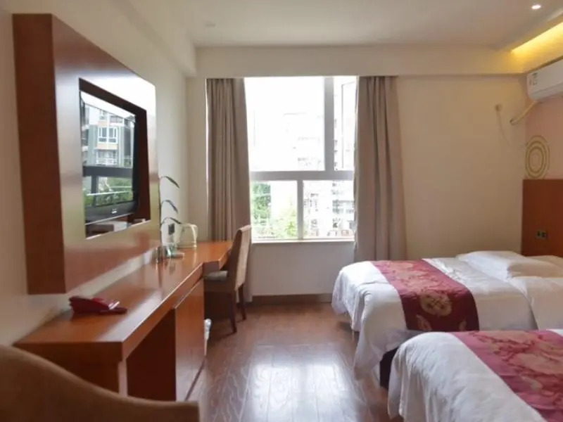 GreenTree Inn Ziyang Lezhi Government Tianchi Town Express Hotel