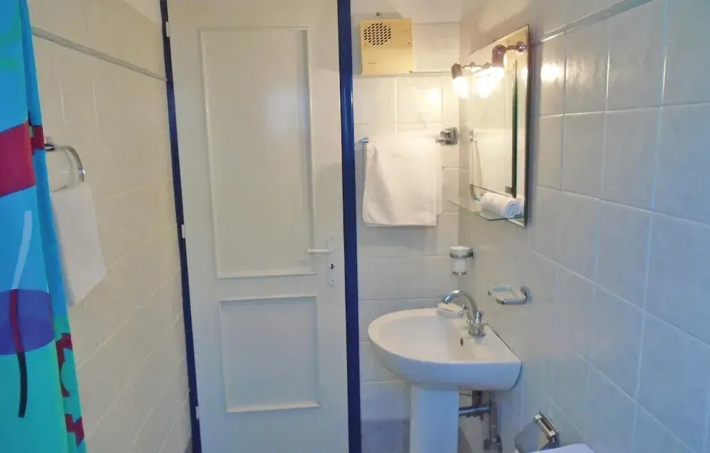 Stunning Apartment in Panormos With 3 Bedrooms and Wifi