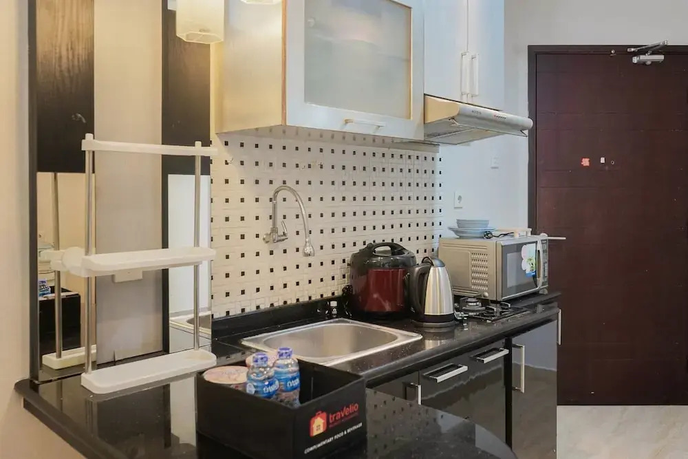 Convenient Studio Mangga Dua Apartment