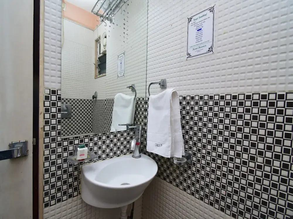 OYO 38844 Hotel Orchid Plaza