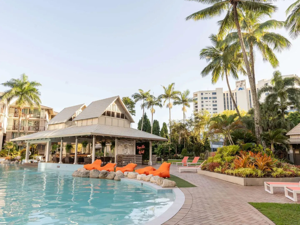 Novotel Cairns Oasis Resort