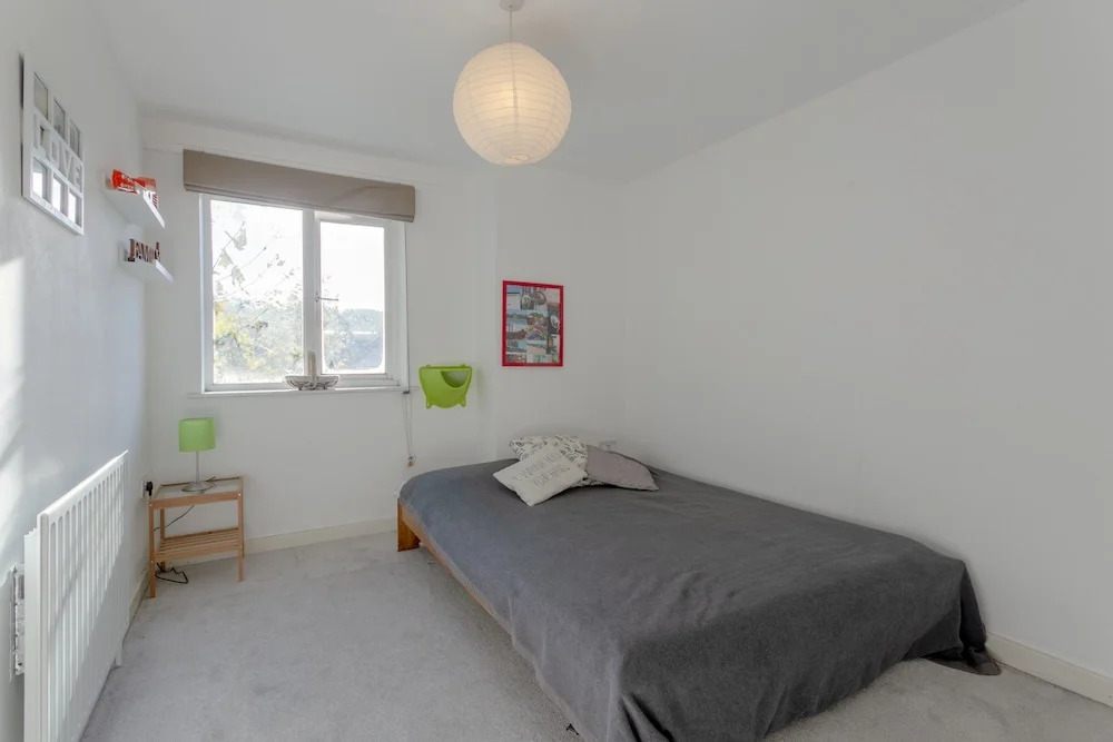 2 Bedroom Apartment With Balcony in Nunhead