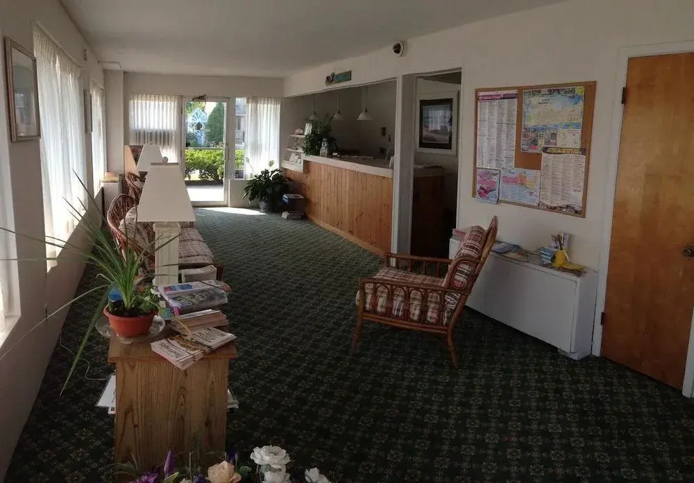 Gold Crest Motel