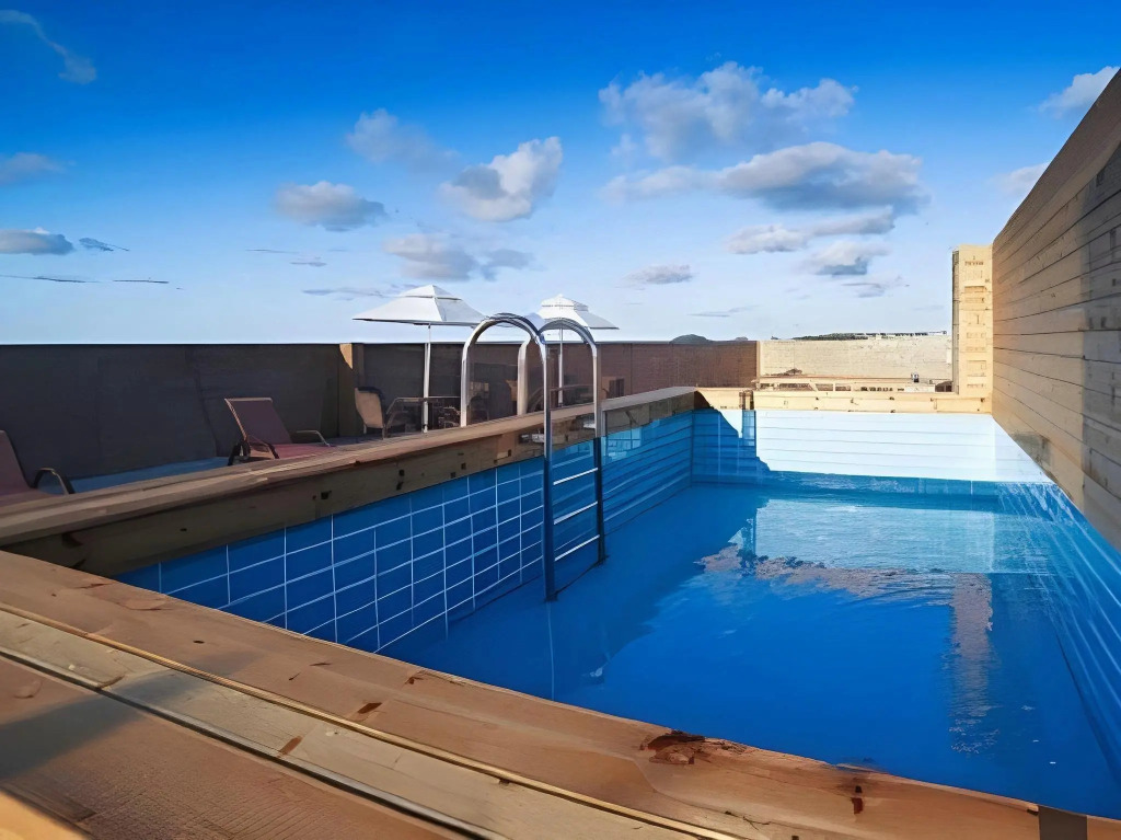S Hotel