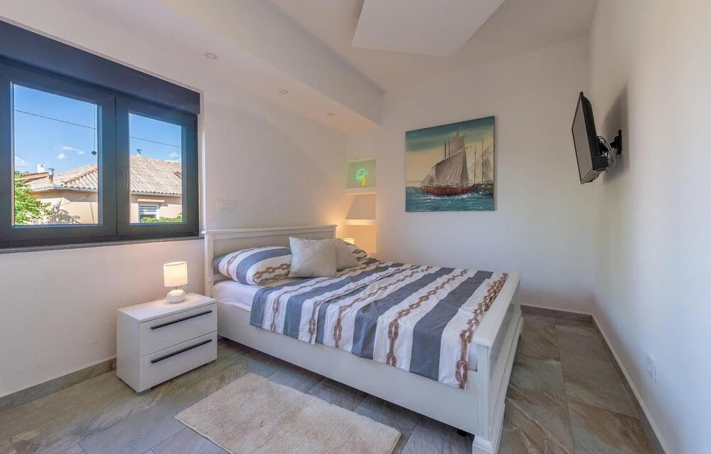 Beautiful Home in Vir With 4 Bedrooms and Wifi