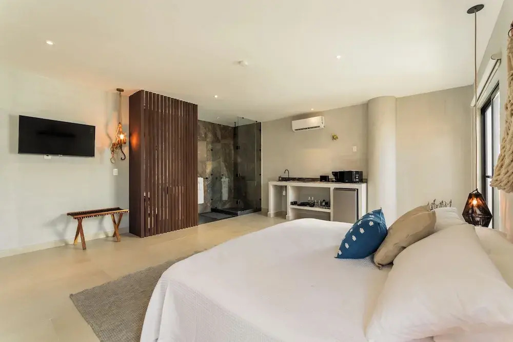 *CASA ALUXES- Guesthouse*