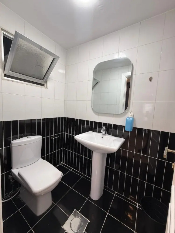 3bedroom Aprt of 200sqm Near Movenpick Hotel Amman