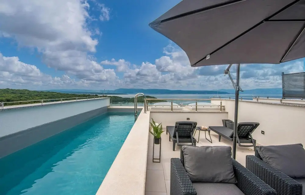 Amazing Home in Njivice With Outdoor Swimming Pool, Wifi and Outdoor Swimming Pool