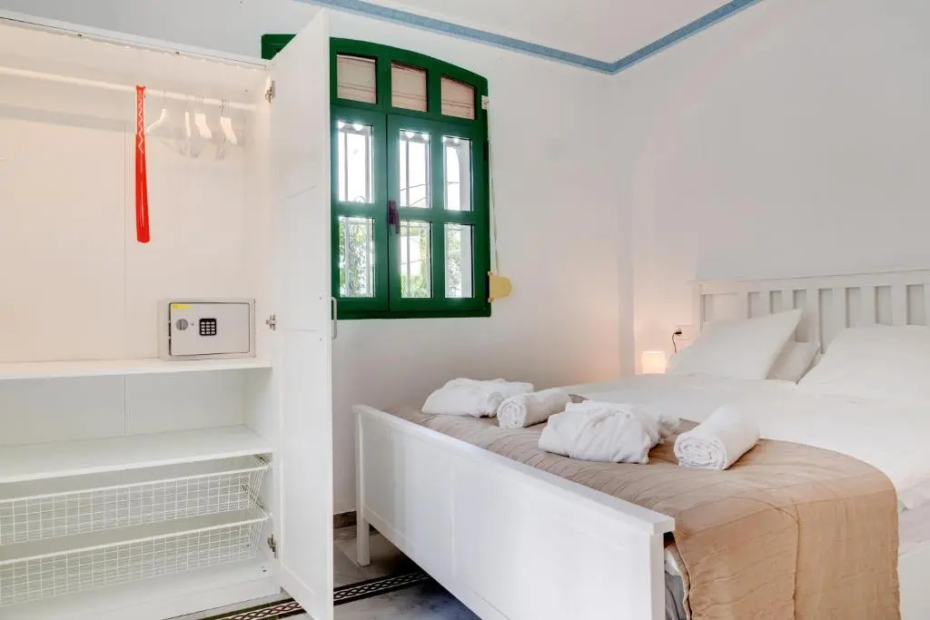 Hostal Almijara