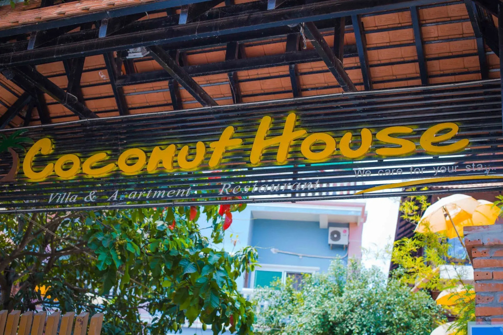 The Coconut House Hotel