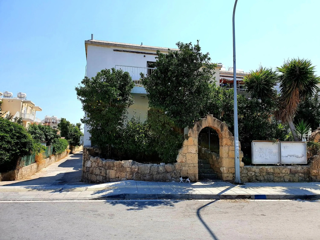 2 Bedroom Cozy Apartment near Tourist Area, 200m from sea